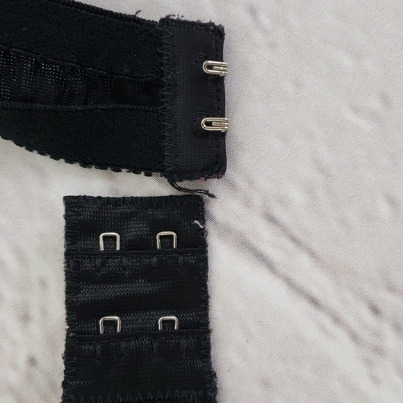 Vintage UnderCover Wear Sheer Lace Demi Cup Black Bra 34B Gently Used - Picture 10 of 12